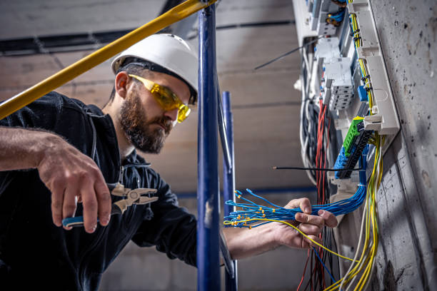 Best Circuit Breaker Repair  in St John, KS